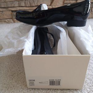 Anne Klein Women's Black Vama Patent Loafer